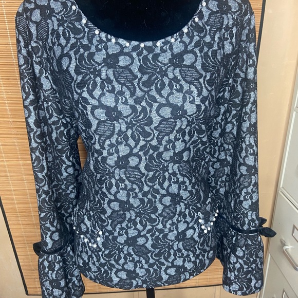 Sweater - Picture 2 of 4